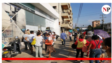 Photo of NO TIENEN PIEDAD: VARIOS USUARIOS ESPERAN BAJO EL FUERTE SOL PARA PODER SER ATENDIDOS EN EL LABORATODIO DE MEDICINA INTEGRAL