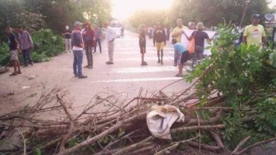 Photo of MANIFESTANTES BLOQUEARON VÍA TIERRALTA – MONTERÍA.