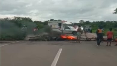 Photo of MANIFESTANTES BLOQUEARON VÍA CIÉNAGA DE ORO – MONTERÍA.