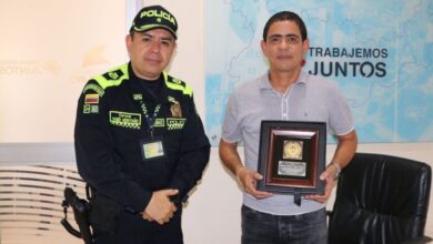 Photo of POLICÍA DE CÓRDOBA CONDECORÓ AL ALCALDE DE SAN PELAYO