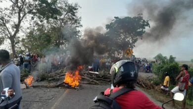 Photo of Habitantes de Puerto Eugenio bloquean vía Lorica – Montería