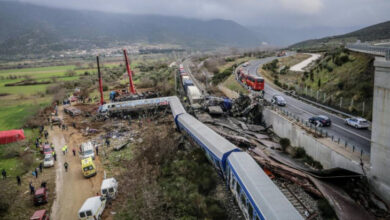 Photo of Dos trenes chocan y se incendian en Grecia: hay 36 muertos y 130 heridos