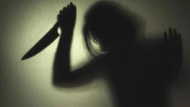 Photo of #EnVideo | Mujer agredió a un hombre con arma blanca en el mercadito del sur de Montería