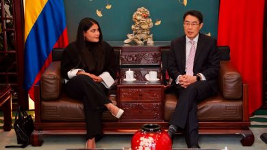 Photo of Colombia busca inversión china para desarrollar proyectos en energía, red férrea, agua y conectividad