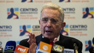 Photo of Uribe respalda rebelión de gobernadores y le planta cara al decreto económico de Petro