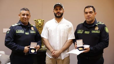 Photo of Erasmo Zuleta reconoce al comandante y subcomandante de la Policía de Córdoba y recibe distinción por seguridad del departamento