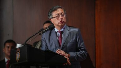Photo of Petro anuncia decretos de emergencia para cambiar tarifas de energía en Colombia