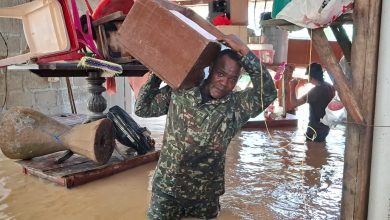 Photo of Ejército refuerza apoyo humanitario a familias afectadas por inundaciones en Córdoba