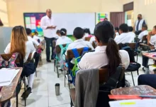 Photo of Unicórdoba amplía Bilingüismo para la Paz y lleva inglés gratuito a mil niños vulnerables en Montería