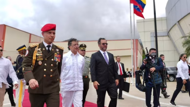 Photo of Petro llega a Caracas y se reúne con Delcy Rodríguez en cita clave bilateral