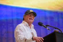 Photo of Petro firma decreto que unifica esquemas de seguridad para expresidentes y elimina trato especial a Uribe