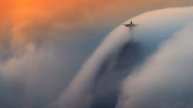 Photo of Impactante: el Cristo Redentor “flotó” sobre las nubes y dejó una postal viral