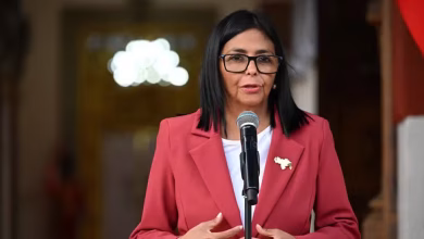 Photo of Crece el debate por permanencia de Delcy Rodríguez en el poder