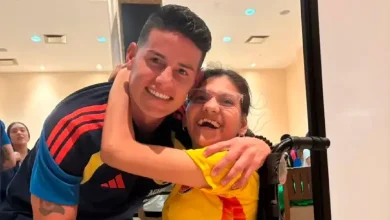 Photo of Molly cumplió su sueño y le entregó una pulsera de la suerte a James en el Mundial