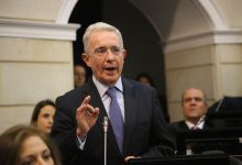 Photo of Juristas piden garantías en caso contra Uribe