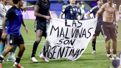 Photo of Reino Unido pide investigar a Argentina por pancarta de Malvinas