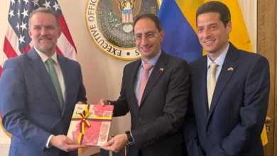 Photo of Gobierno electo llevó flores de Colombia como regalo a EE. UU.
