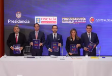 Photo of Abelardo presenta “Libro Blanco” con denuncias contra Petro