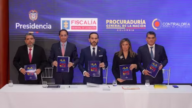 Photo of Abelardo presenta “Libro Blanco” con denuncias contra Petro