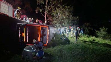 Photo of Volcamiento de bus en Cauca deja cuatro muertos y 56 heridos