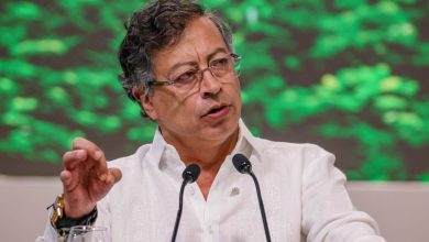 Photo of Petro llama a huelga general por el salario mínimo